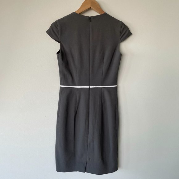 Tristan - Fitted Dress - Picture 2 of 5